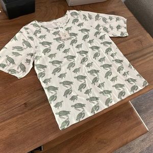 Kate Quinn Womens Half Sleeve Green Sea Turtle